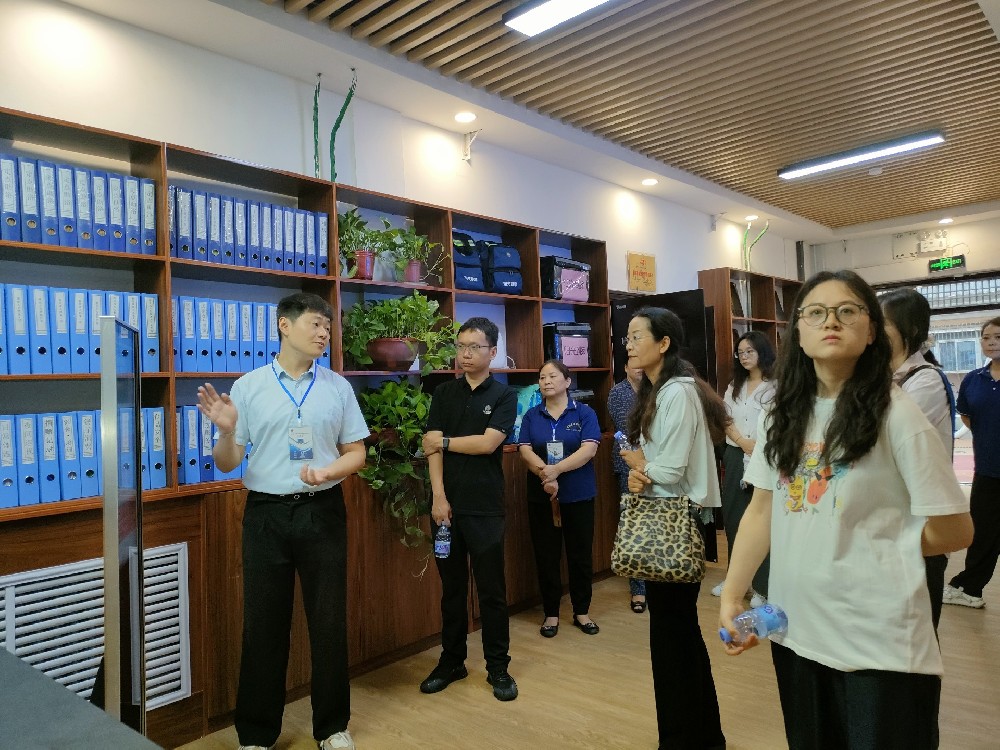 河南省發(fā)展改革委與寧夏發(fā)展改革委聯(lián)合調研鄭州陽光家政公司家政進社區(qū)情況